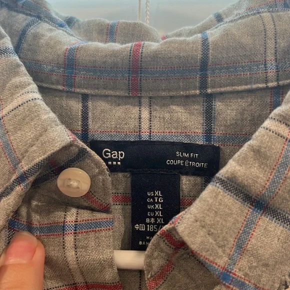 🌸3/$15🌸 Men’s Gap Button Down—Size XL - Picture 3 of 4